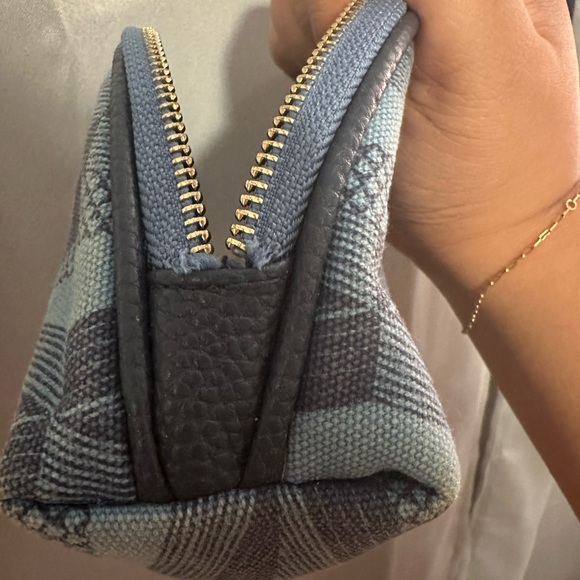 Manaola Blue Wristlet - Picture 9 of 9